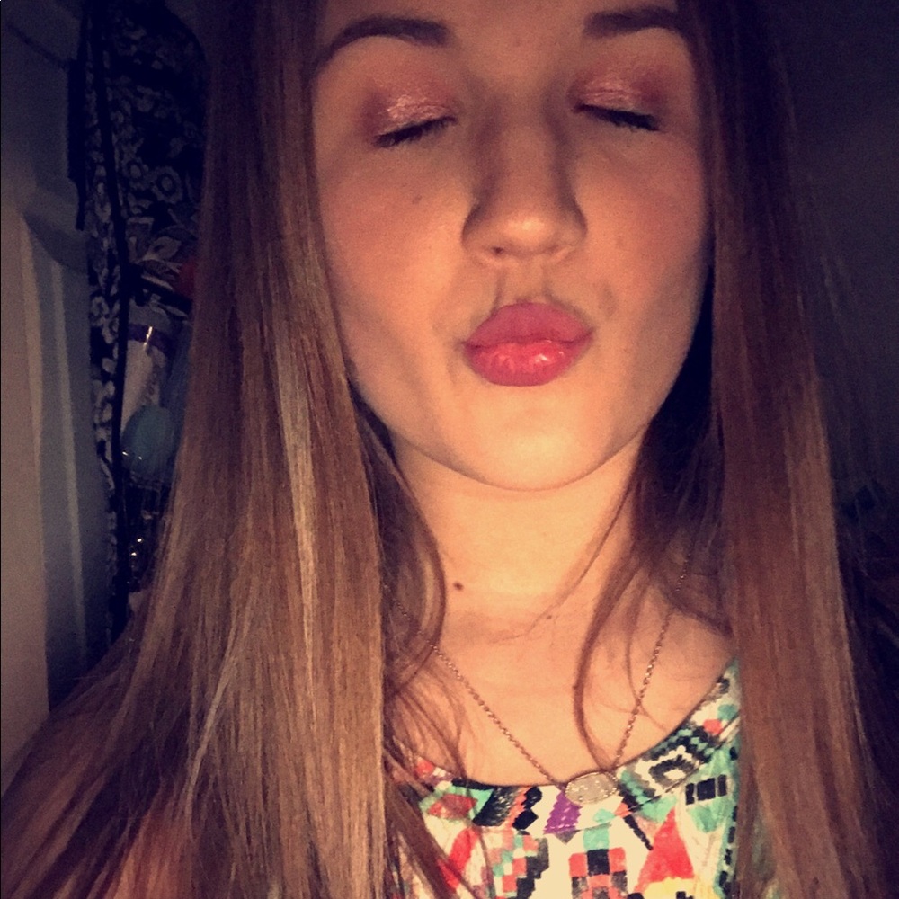Meet your Posher, Maddie
